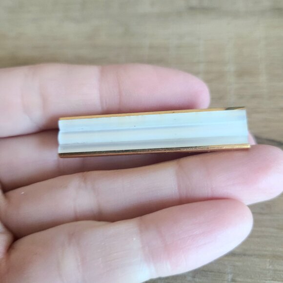 Vintage gold and white man's tie clip. Made in France. Men's accessories. - Picture 2 of 6